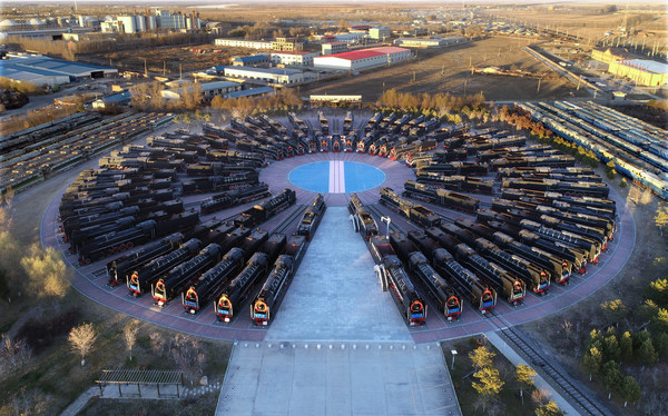 最大规模的蒸汽机车头展示