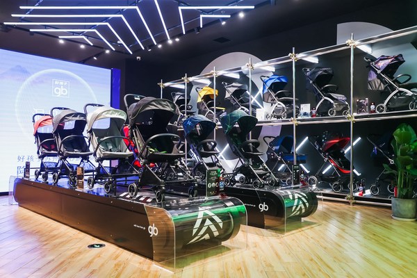 gb好孩子全球旗舰店 苏州中心店 童车展示区域