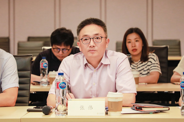 上海长宁区长张伟