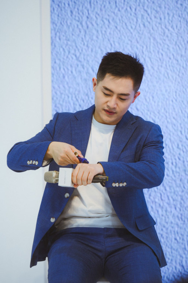 护肤科普博主、专业成分党达人小本brant现场分享爱茉莉太平洋视黄醇产品使用心得