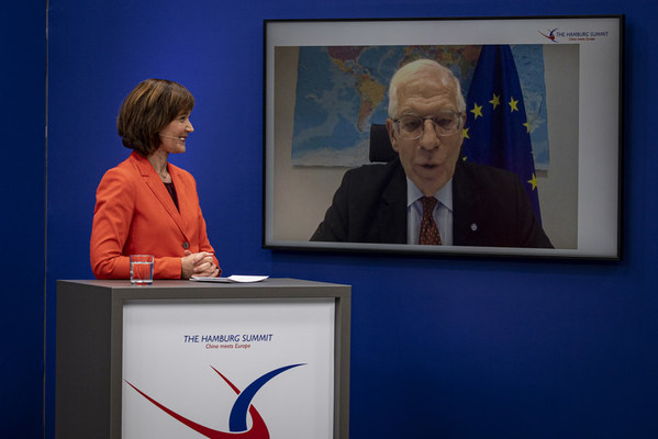 欧盟外交与安全政策高级代表何塞·博雷利在汉堡峰会上做主旨演讲