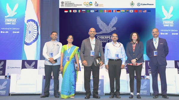 (LtoR) Maj Vineet Kumar Founder & Global President CyberPeace, Dr. Krishnashree Achuthan Civil 20, Mr. SN Pradhan IPS DG NCB, Mr. Naveen Kumar Singh DG NCIIPC, Ms. Subi Chaturvedi InMobi, Lt Gen (Dr.) Rajesh P