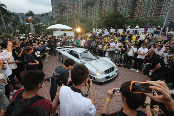 今届Gold Coast Motor Festival展出近百辆万众瞩目的珍罕名车，以及一系列豪华游艇。