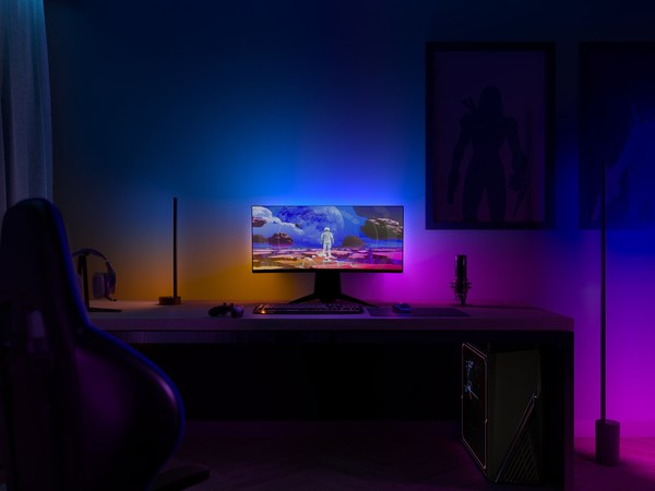全新飞利浦Hue Play电脑渐变灯带，打造身临其境的桌面游戏体验