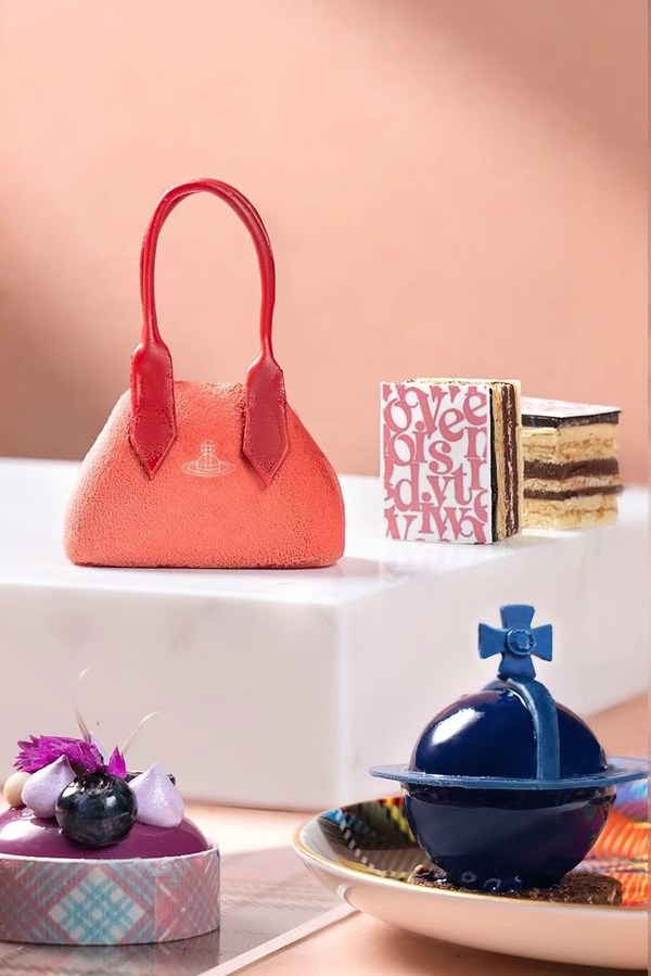 广州富力丽思卡尔顿酒店Vivienne Westwood联名下午茶