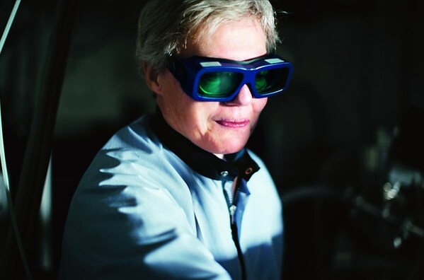 安妮·吕利耶（ Anne L'Huillier ）教授，2011年欧莱雅-联合国教科文组织“世界杰出女科学家成就奖”得主，2023年诺贝尔物理学奖得主