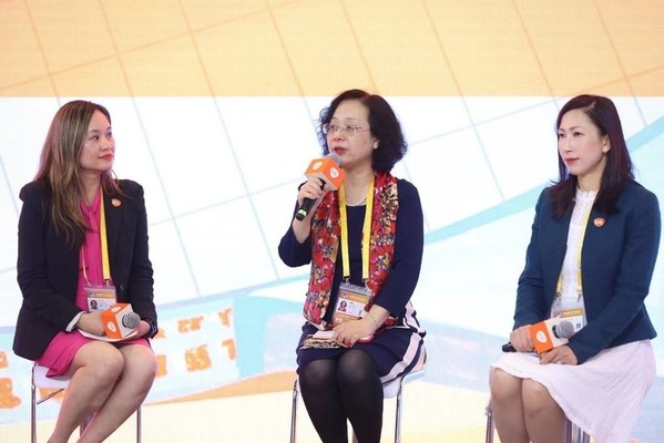 与会嘉宾互动讨论