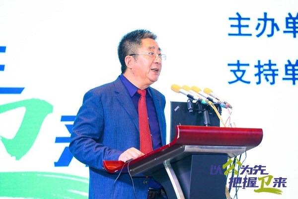 华中科技大学公共卫生学院教授、中国医师协会副会长、中国医师协会公共卫生医师分会会长邬堂春发表致辞