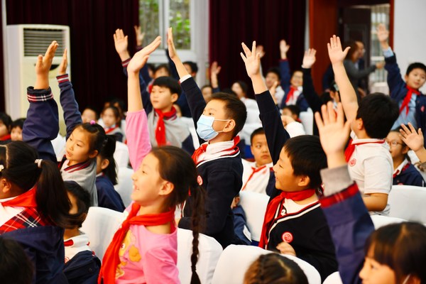“雀巢健康儿童计划校园行”项目提出了“强健、快乐、安全”的理念