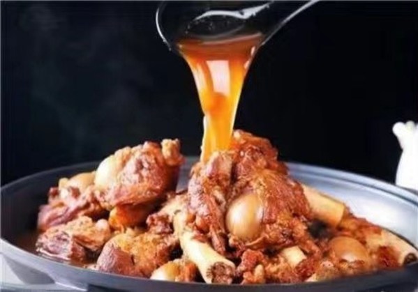 地方名菜“老北京城南羊骨棒”