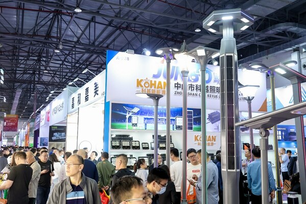 第30届古镇灯博会4颗“新星”，展行业创新、创意、创势