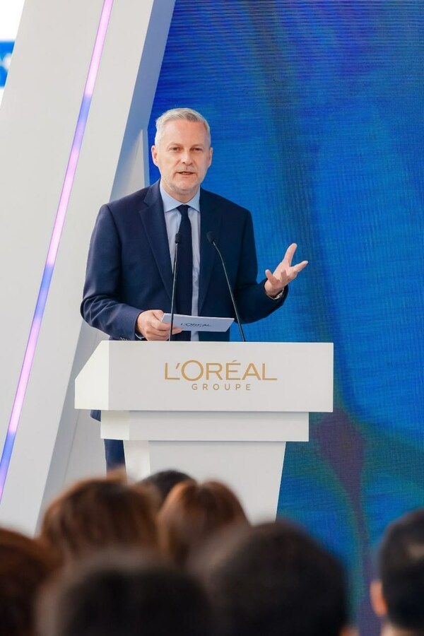 欧莱雅集团北亚区总裁及中国首席执行官博万尚（Vincent BOINAY）先生