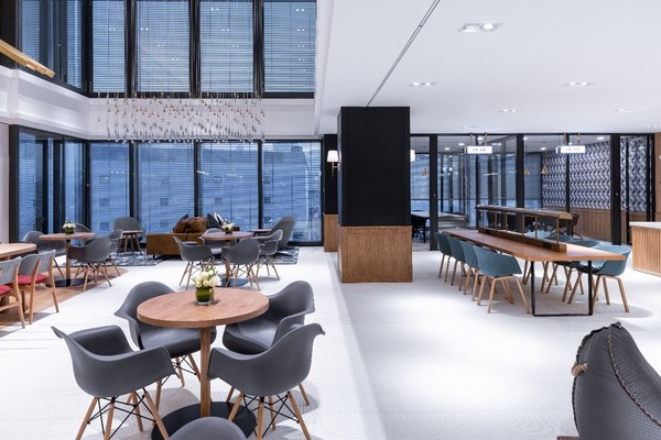 BEEPLUS为元气森林打造的总部项目，灵活的空间场景，释放工作压抑，激发员工创造热情