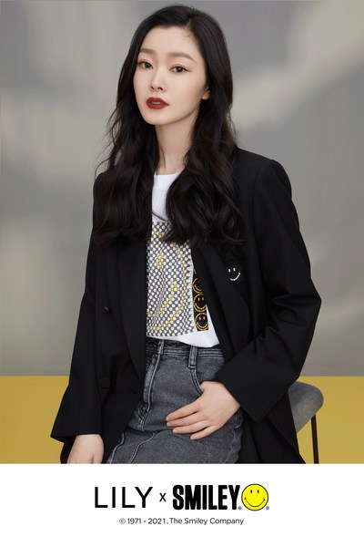 人气演员宋轶演绎LILY X SMILEY 系列