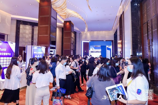 “2021HRoot中国人力资本论坛-上海站”展示区一站式体验与互动