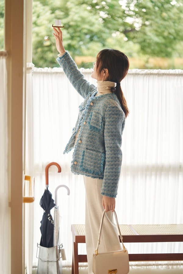 本涩品牌代言人祁婧着新春新品