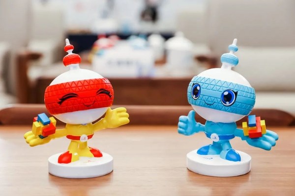 上海第46届世界技能大赛吉祥物能能和巧巧