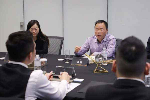 成都市金牛区人民政府副区长余戬与量力集团领导、ATLAS 寰图领导深入交流