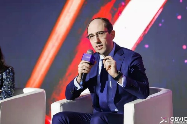 欧莱雅北亚区首席数字和市场营销官吴翰文参与圆桌讨论