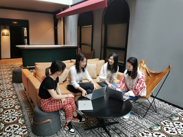 瑞思&BEEPLUS玖悦雅轩空间首个入驻企业 -- 天真蓝团队