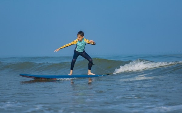 迪卡侬青少年冲浪活动