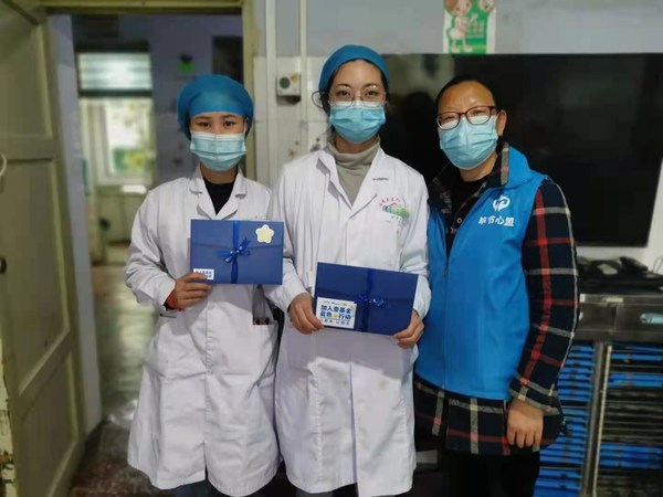 壹基金海洋天堂计划贵州毕节伙伴机构开展“蓝信使行动”，向医院送去就医倡导信