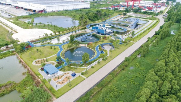 李锦记新会生产基地的湿地公园