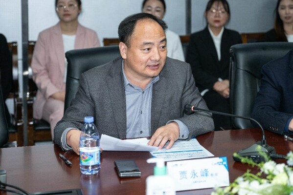 内蒙古医科大学党委委员、副校长贾永峰教授