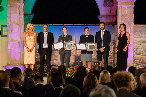 Valentina Rodini and Federica Cesarini, winners of the Special Award “L’Italia nel cuore” (Italy in the Heart)